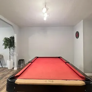 3 Bedroom W Swimming Pool And Billiards Table Las Vegas